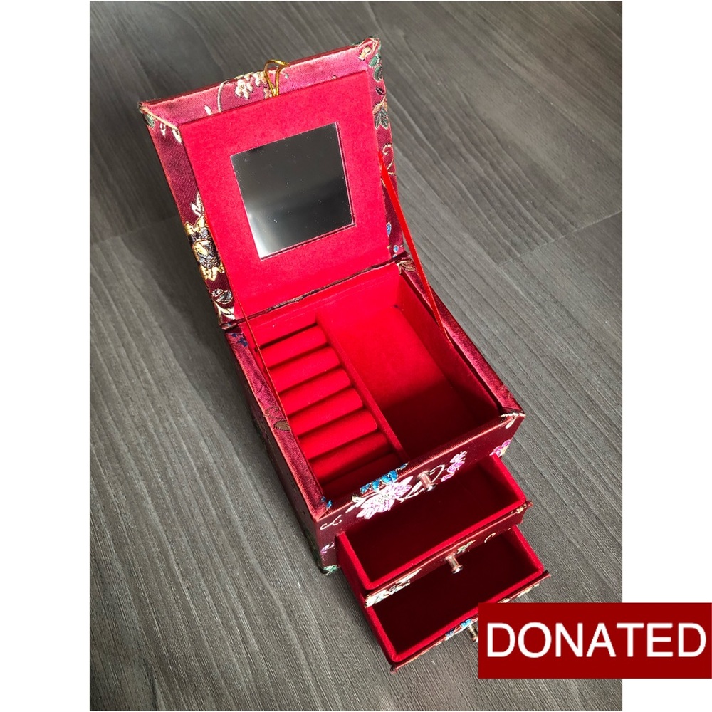 DONATED x 💜 2/$30 Red Velvet Jewelry Box